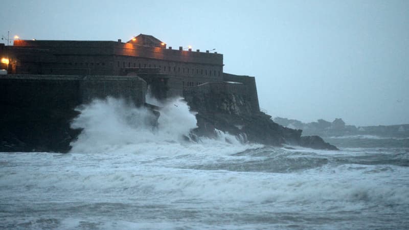 Quiberon battue par les vagues, le 1er janvier 2014.