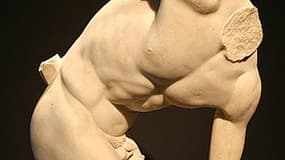 La Grèce a repris possession de deux statues antiques d'athlètes grecs qui n'ont pas pu être exposées au Qatar, en raison de la nudité de leur sujet.