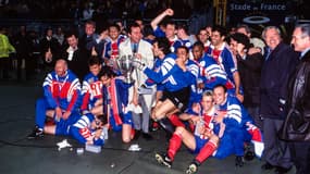 La joie de Michel Denisot et des Parisiens après leur victoire en Coupe de France en 1998