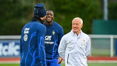 Didier Deschamps tout sourire à l'entraînement avec Ibrahima Konaté