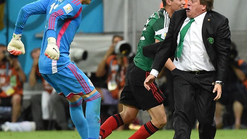 Guillermo Ochoa - Miguel Herrera