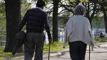Martine Aubry a dénoncé jeudi soir la possible retouche de la réforme des retraites évoquée par François Fillon, qui envisage de reculer l'âge de départ à la retraire de 62 ans à 67 ans, s'alignant ainsi sur les propositions de la chancelière allemande An