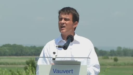 Manuel Valls a déclaré dimanche qu'il ne voulait pas de la "berlusconisation" de la France.
