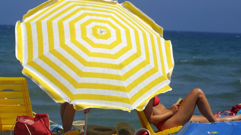 Vacances d'été: les foyers français qui partiront dépenseront en moyenne 1.697 euros