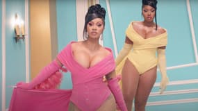 Cardi B et Megan Thee Stallion dans le clip de "WAP"