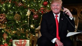 Donald Trump passe des coups de téléphone à la veille de Noël, le 24 décembre 2017.