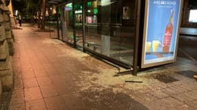 À Lyon, de nombreux commerces et mobiliers urbains ont été dégradés lors d'une nouvelle nuit de violences.