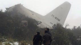 Une photo du crash d'un avion en Algérie le 11 février 2014.