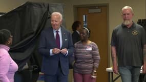 Le président américain Joe Biden le 28 octobre 2024 dans un bureau de vote à New Castle dans le Delaware (États-Unis). 