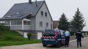 Devant la maison de Moernach où a été retrouvée morte une fillette de 11 ans, le 3 septembre 2014.