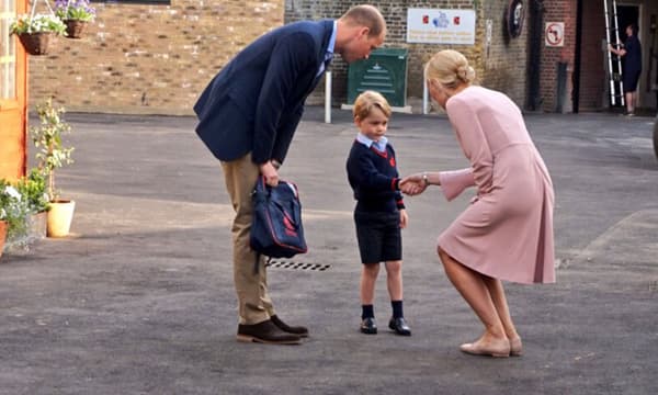 Le prince George était accompagné de son père pour sa rentrée des classes