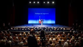 Nicolas Sarkozy a annoncé jeudi, lors d'un déplacement à Longjumeau (dans l'Essonne), son intention d'ouvrir le chantier de la réforme de la fiscalité de l'immobilier, au risque de mécontenter une nouvelle fois les collectivités locales, dont elle constit
