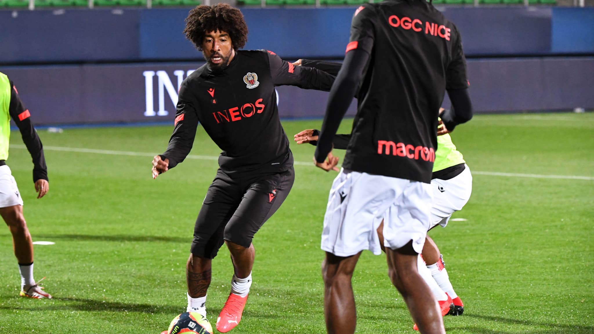 Dante à l'entraînement avec Nice