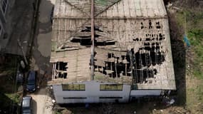 La discothèque "Pulse", après avoir été frappée par un incendie qui a fait au moins 59 morts à Kocani, en Macédoine du Nord, le 16 mars 2025