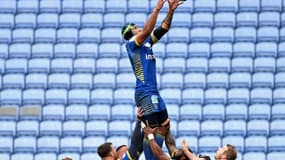 Sébastien Vahaamahina à la réception d'une touche lors de la courte victoire de Clermont contre les Wasps 27-25 à Coventry, le 3 avril 2021