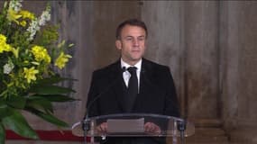 "Vous avez Gérard, changé ma vie": l'hommage d'Emmanuel Macron aux obsèques de Gérard Collomb