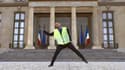 Une vidéo parodique fait danser Macron en gilet jaune à&nbsp;l'Elysée&nbsp;