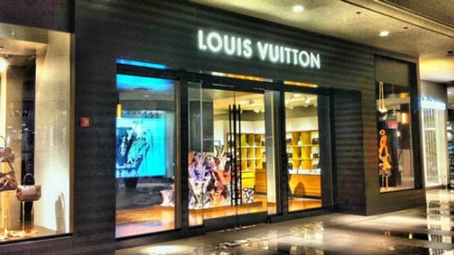 Sucesión en Arnault: el dueño de Louis Vuitton (LVMH) y Dior se