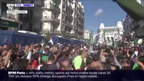 Des milliers de personnes manifestent dans le centre d'Alger pour réclamer une nouvelle "indépendance" de l'Algérie