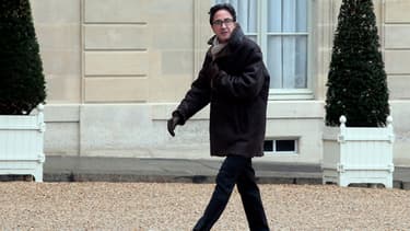 Aquilino Morelle, conseiller de François Hollande, est accusé de conflit d'intérêts avec l'industrie pharmaceutique.