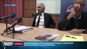 Les enquêteurs lors d'une conférence de presse