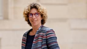 La députée Marie Guevenoux quitte le palais présidentiel de l'Élysée à Paris le 7 mai 2022, après la cérémonie d'investiture d'Emmanuel Macron.