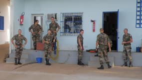 Des soldats du détachement d'intervention lagunaire de Port Bouet.