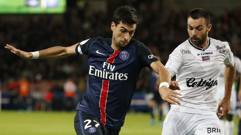Javier Pastore à la lutte avec Laurent Dos Santos