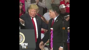 Un présentateur de Fox News sur scène avec Trump pour son dernier meeting