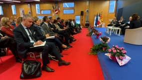 Les élus interpellent l'état à Forcalquier au congrès des maires des Alpes-de-Haute-Provence, le 17 octobre 2023.