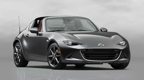 Au salon automobile de New-York 2016, Mazda a dévoilé cette version coupé- cabriolet du MX-5 doté d'un toit ouvrant rigide.