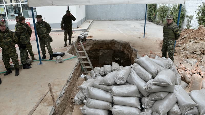 70.000 habitants ont été évacués en Grèce, après la découverte d'une bombe datant de la Seconde Guerre Mondiale. 