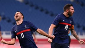 La joie du milieu de terrain Teji Savanier, auteur du 4e but de la victoie (4-3) face à l'Afrique du sud, lors de leur match du 1er tour, le 25 juillet 2021 à Saitama
