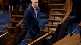 Kevin McCarthy, dans les travées de la Chambre des représentants, à Washington, le 3 janvier 2022