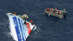 Un débris du vol AF447, qui s'est abîmé dans l'Atlantique, le 8 juin 2009.