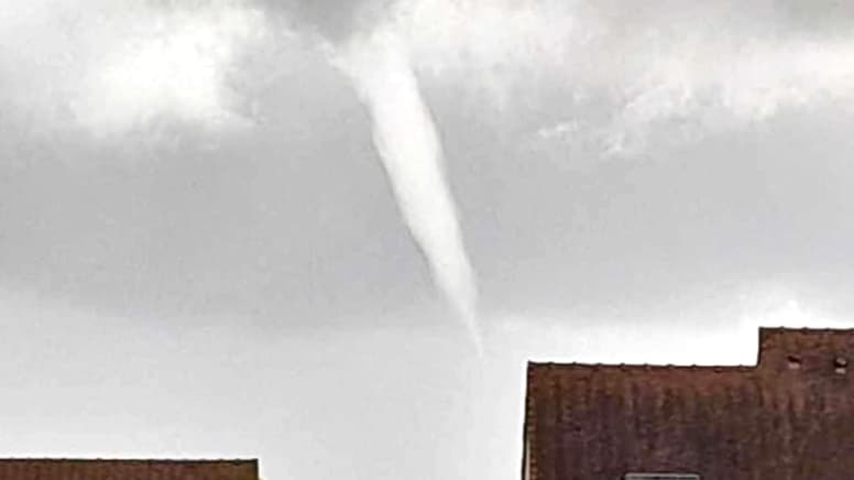 L'agglomération caennaise a été touchée par de subites intempéries en fin de journée, avec des pluies et des vents importants. 