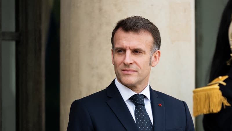 Emmanuel Macron presse les formations politiques "qui ont des liens avec des groupes violents" à "clarifier leurs positions"