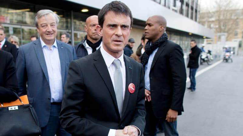 Manuel Valls, dimanche, pendant la journée de vote du premier tour.
