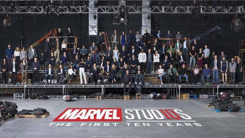 80 acteurs et réalisateurs réunis sur une photo pour les 10 ans de Marvel