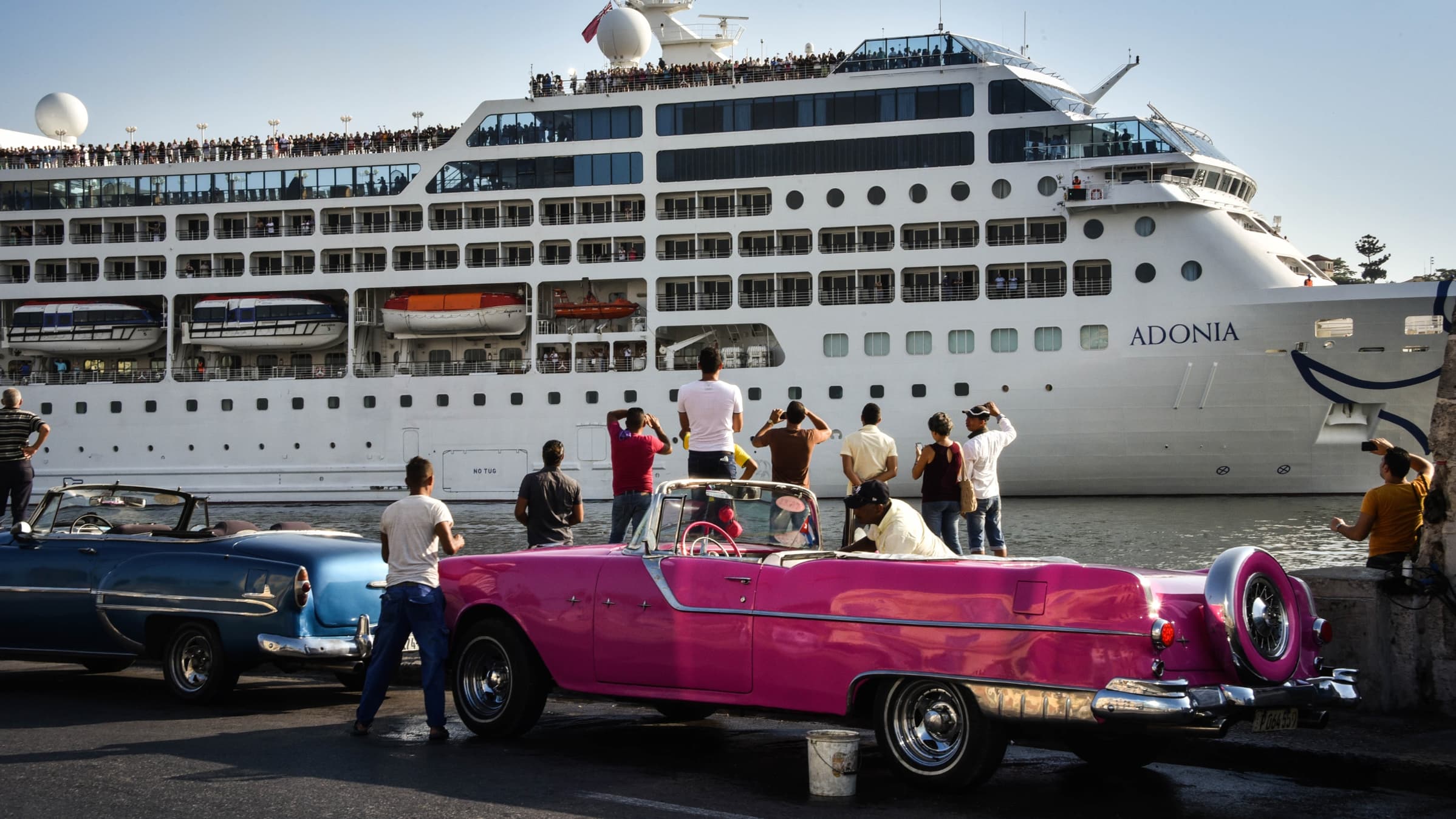 Le navire de croisière américaine arrive à La Havane, le 2 mai 2016. Le navire de croisière américaine arrive à La Havane, le 2 mai 2016.