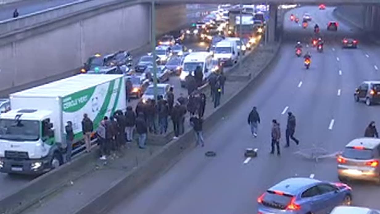 Manifestation De Taxis 20 Personnes Interpellées 5503