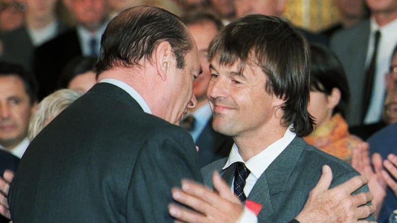 Le président Jacques Chirac a remis la légion d'honneur à Nicolas Hulot le 13 octobre 1997.