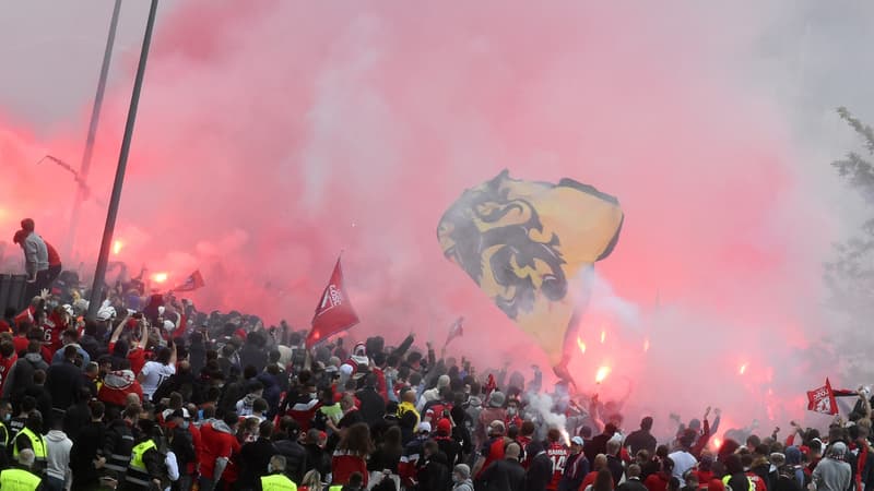 Ligue 1: ambiance folle à Lille avant le départ des joueurs pour Angers