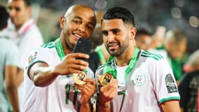 Yacine Brahimi et Riyad Mahrez lors de la victoire de l'Algérie à la CAN, le 19 juillet 2019.