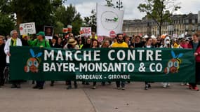 Des milliers de personnes ont défilé samedi contre le géant de l'agro-chimie.