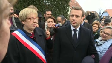 Emmanuel Macron au cimetière juif de Quatzenheim, en Alsace, le 19 février 2019.
