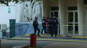 Une cellule d'écoute a été ouverte après la mort d'un professeur dans une attaque au couteau dans un lycée d'Arras.