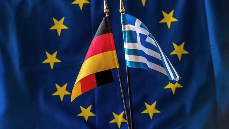 Le ministre d'Etat Nikos Pappas appelle à se passer du FMI pour la future assistance financière à la Grèce, tandis que le ministre des Finances, Yanis Varoufakis, appelle la chancelière allemande à "entrer dans un accord honorable" avec Athènes. 