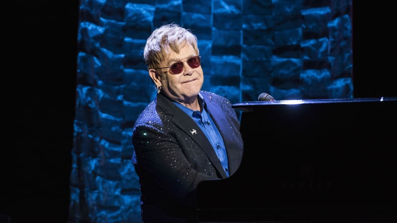 Elton John sur la scène du Radio City Music Hall pour soutenir Hillary Clinton en mars 2016