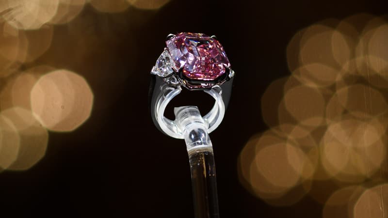 Ce diamant, découverte il y a environ un siècle en Afrique du Sud, a été acquis par le joaillier américain Harry Winston.